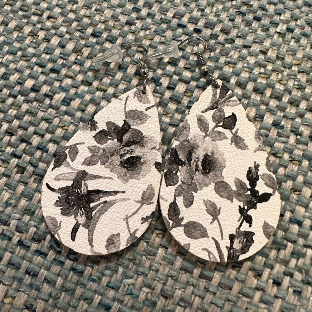 White and Grey Floral Print Teardrop Leather Earrings